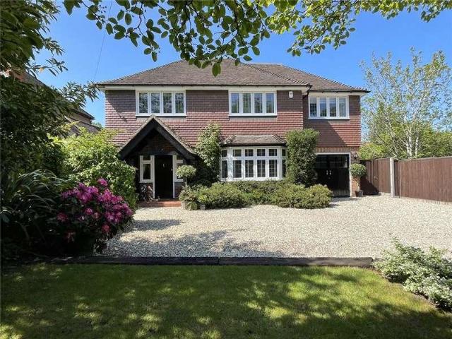 4 bed house for sale