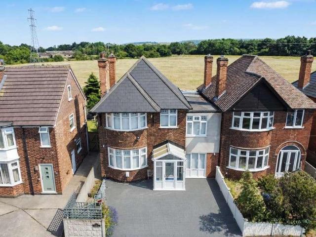 4 bed house for sale