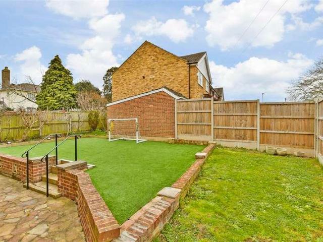 4 bed house for sale