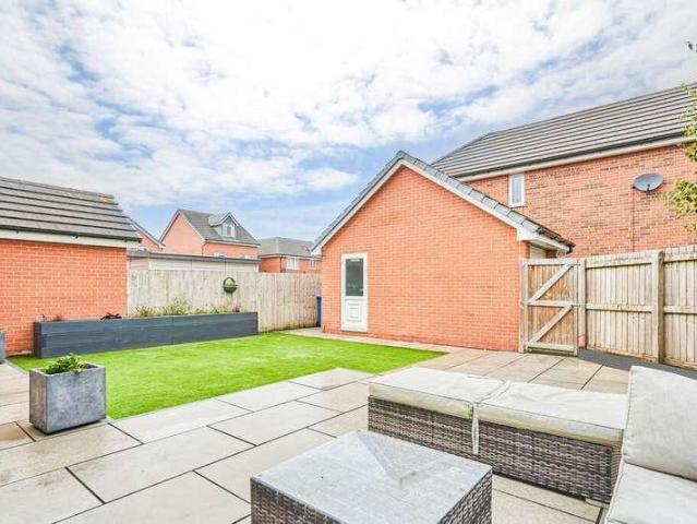 4 bed house for sale