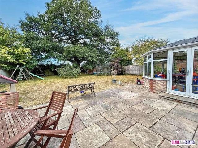 4 bed house for sale