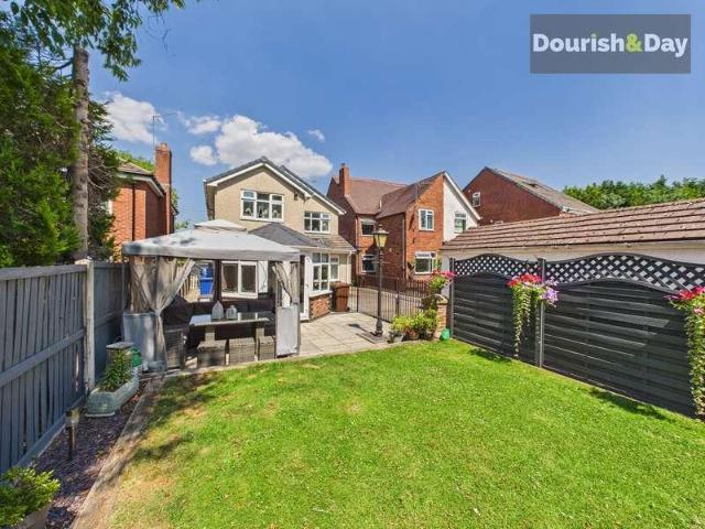 4 bed house for sale