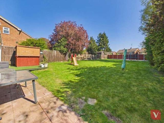 4 bed house for sale
