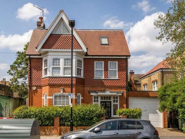 4 bed house for sale