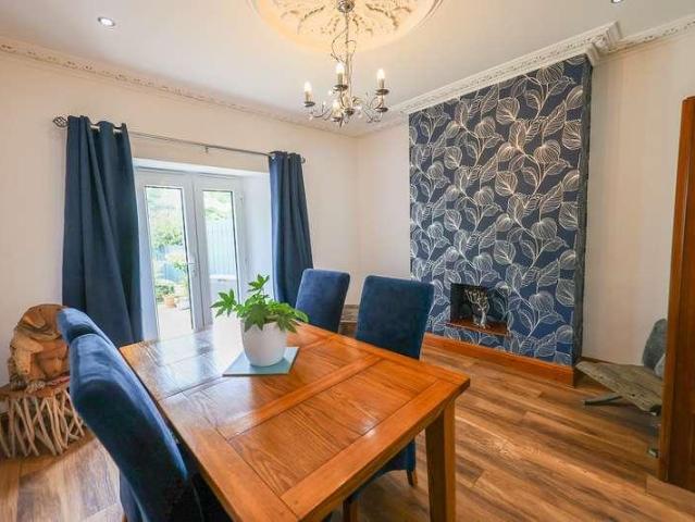 4 bed house for sale