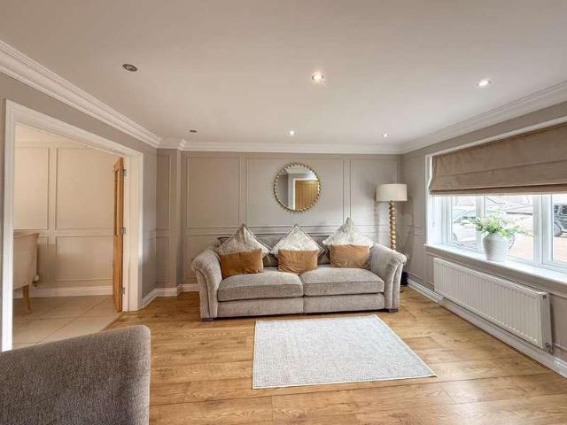 4 bed house for sale