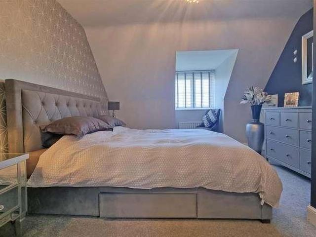 4 bed house for sale