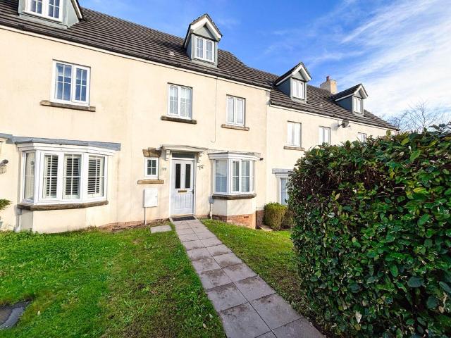 4 bed house for sale
