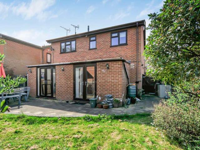 4 bed house for sale