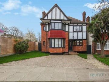 4 bed house for sale
