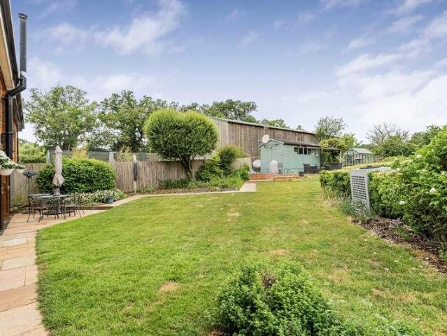 4 bed house for sale