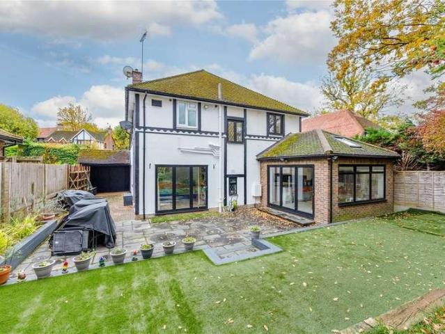 4 bed house for sale