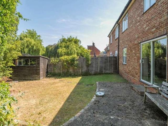 4 bed house for sale