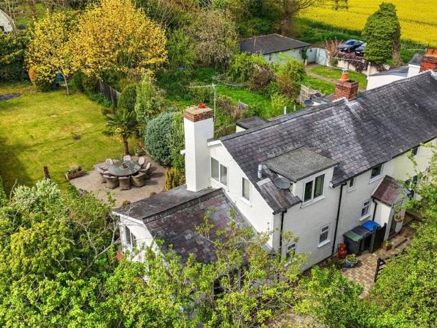 4 bed house for sale