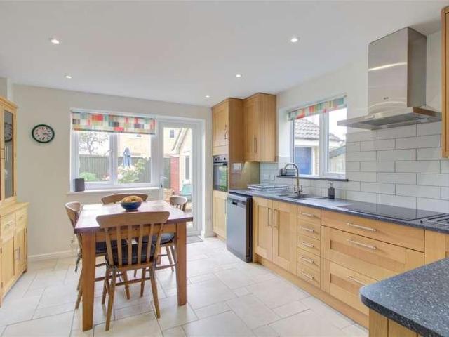 4 bed house for sale