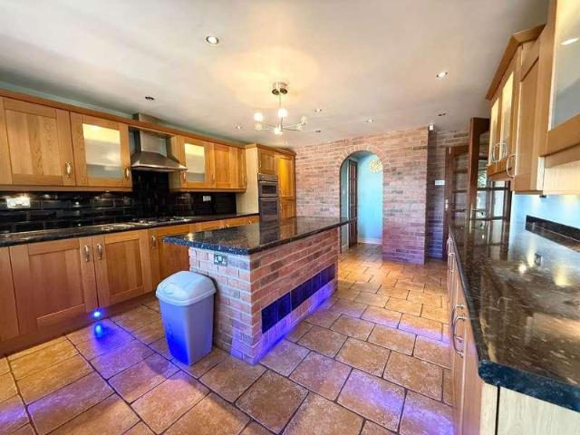 4 bed house for sale