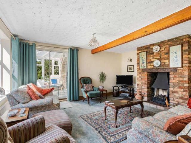 4 bed house for sale