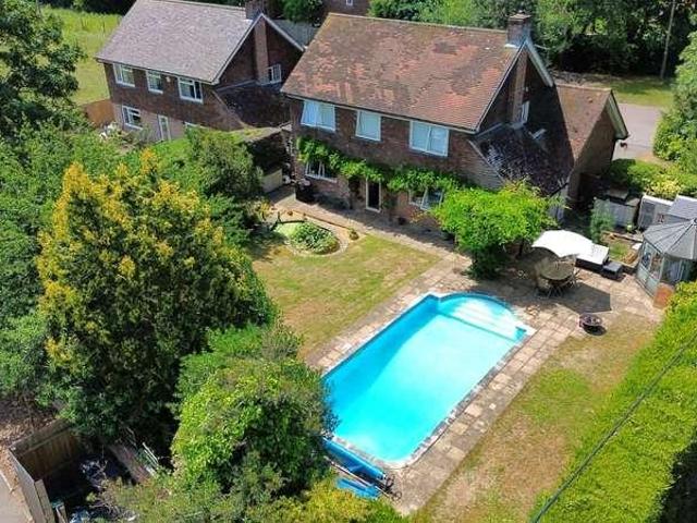 4 bed house for sale