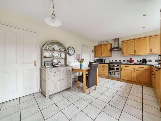 4 bed house for sale