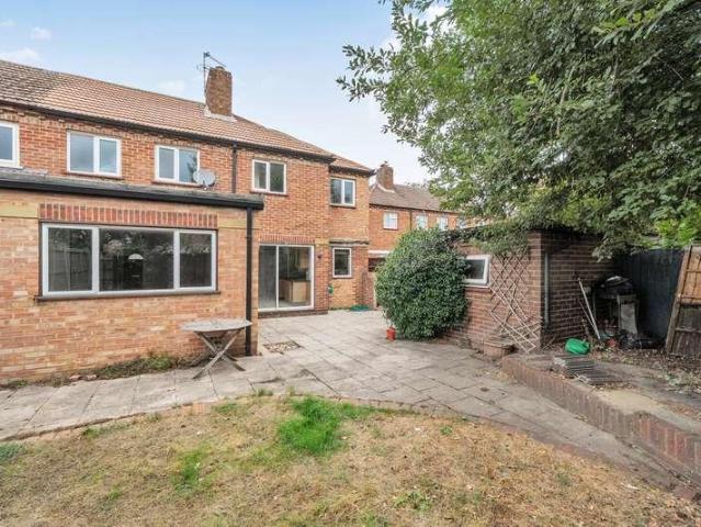 4 bed house for sale