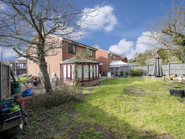 4 bed house for sale