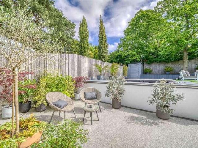 4 bed house for sale