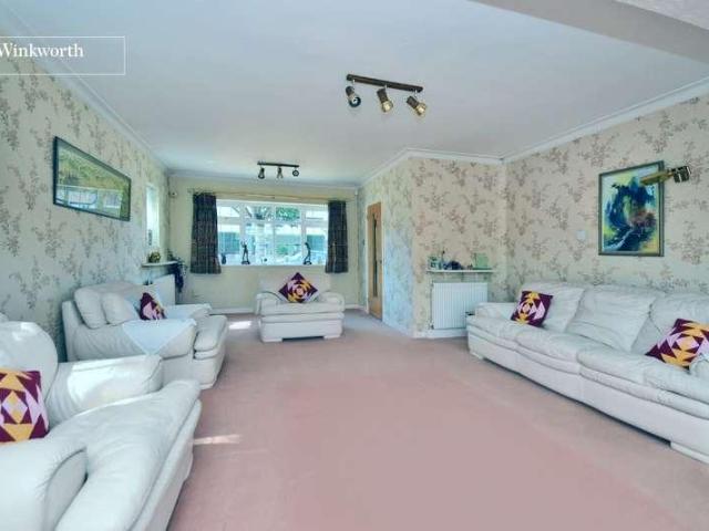 4 bed house for sale
