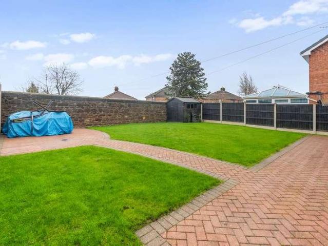 4 bed house for sale