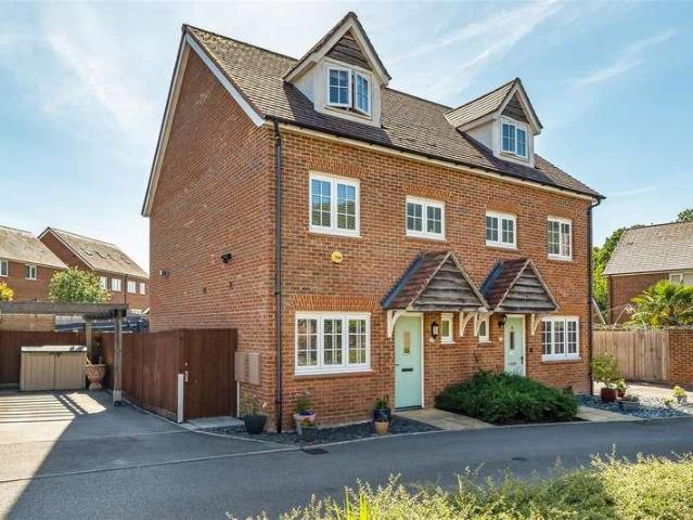 4 bed house for sale