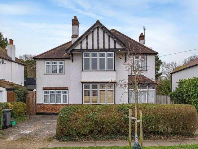 4 bed house for sale
