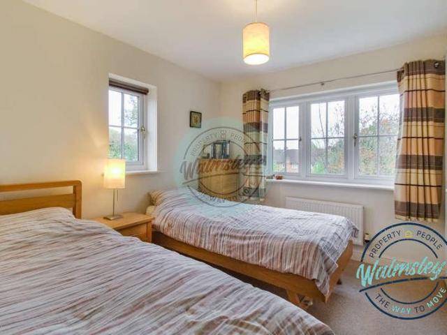 4 bed house for sale