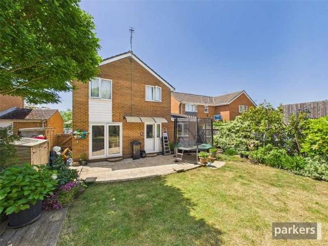 4 bed house for sale