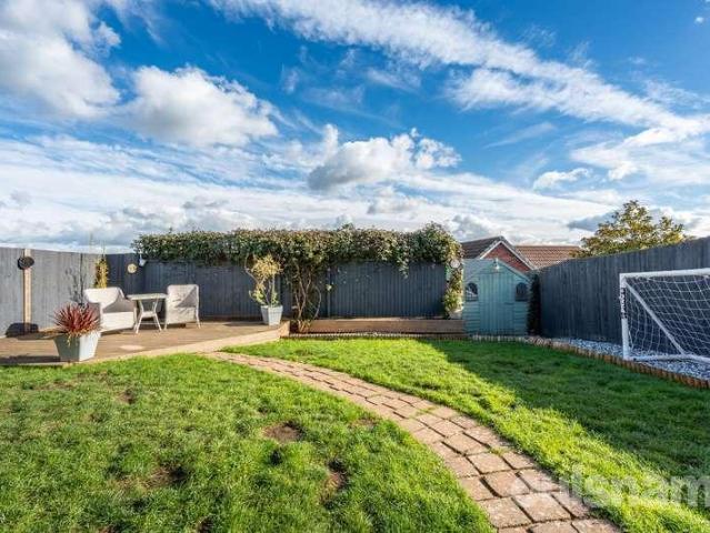4 bed house for sale