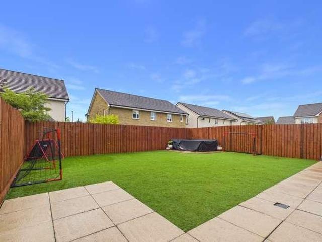 4 bed house for sale