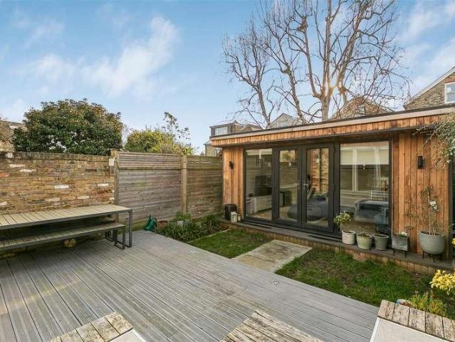 4 bed house for sale