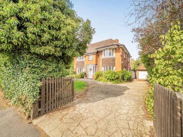 4 bed house for sale