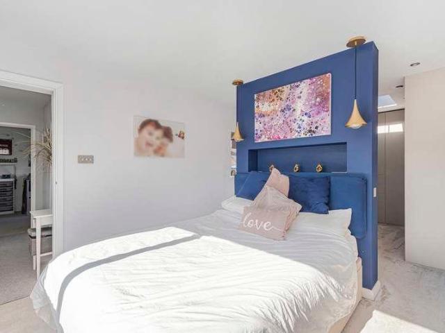 4 bed house for sale