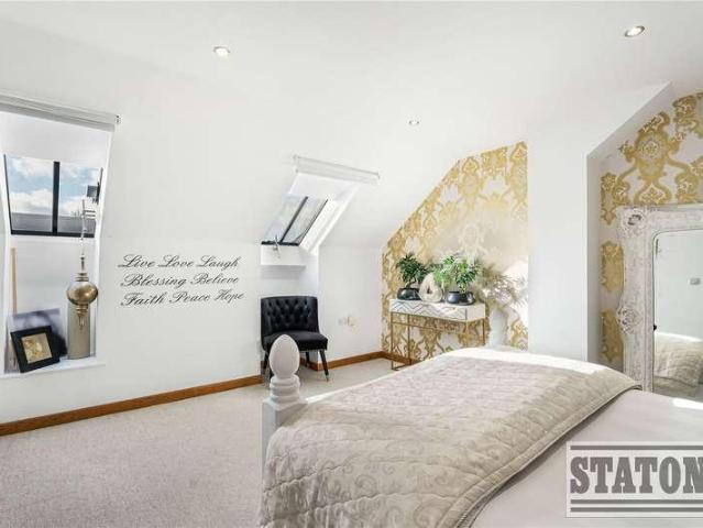4 bed house for sale