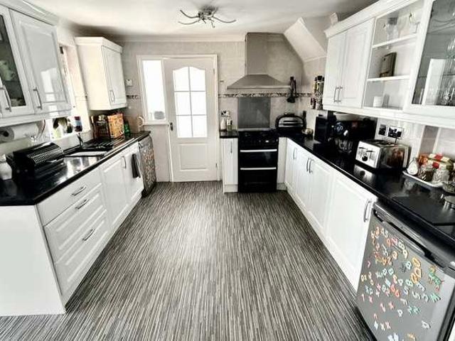 4 bed house for sale