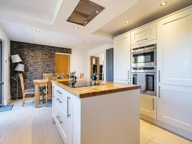 4 bed house for sale