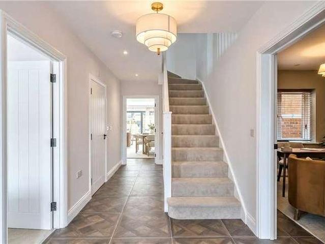 4 bed house for sale