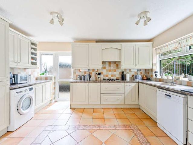 4 bed house for sale