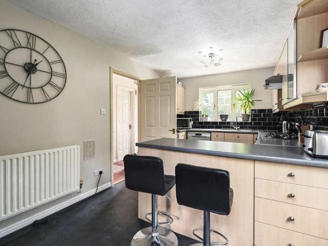 4 bed house for sale