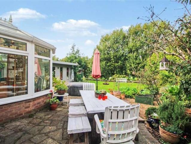 4 bed house for sale