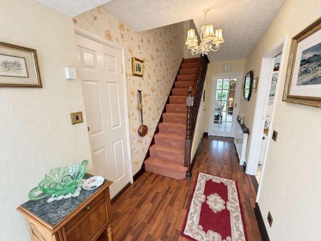 4 bed house for sale