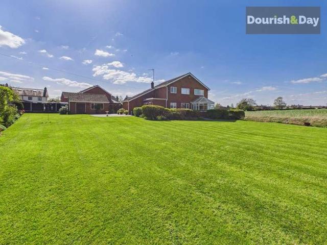 4 bed house for sale