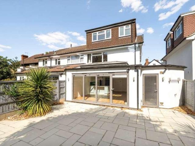 4 bed house for sale