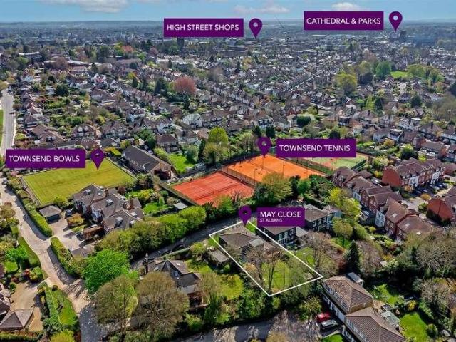 4 bed house for sale