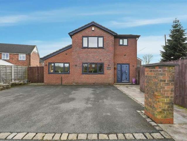 4 bed house for sale