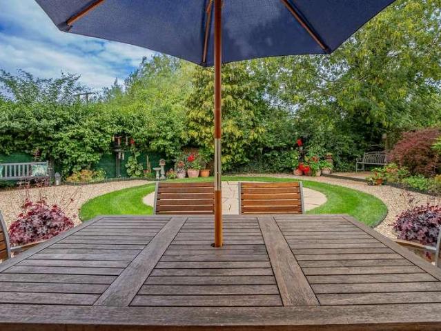 4 bed house for sale